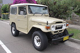 1980 Toyota Land Cruiser (FJ40) hardtop (26042130985).jpg